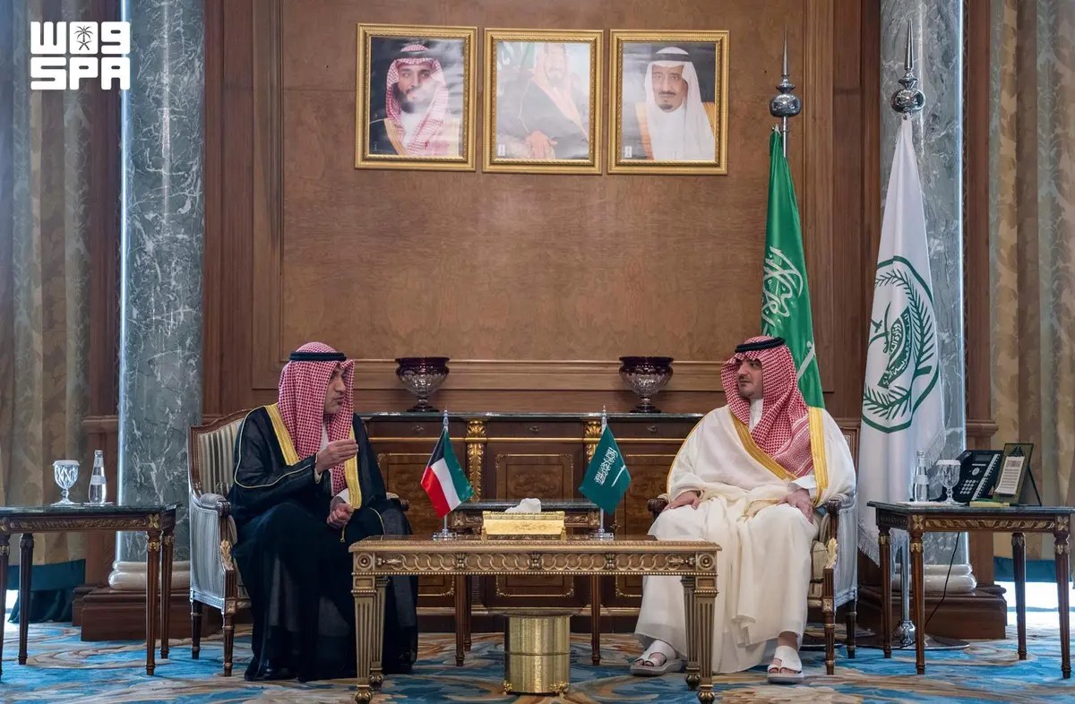 محليات السعودية: الأمير عبدالعزيز بن سعود وزير الداخلية رئيس لجنة الحج العليا يستقبل النائب الأول لرئيس مجلس الوزراء وزير الداخلية بدولة الكويت