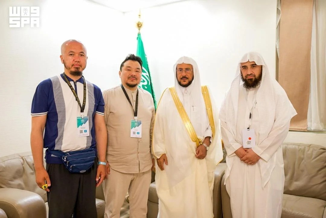 محليات السعودية: وزير الشؤون الإسلامية يلتقي ضيوف برنامج خادم الحرمين الشريفين للحج من سريلانكا وكازاخستان والهند
