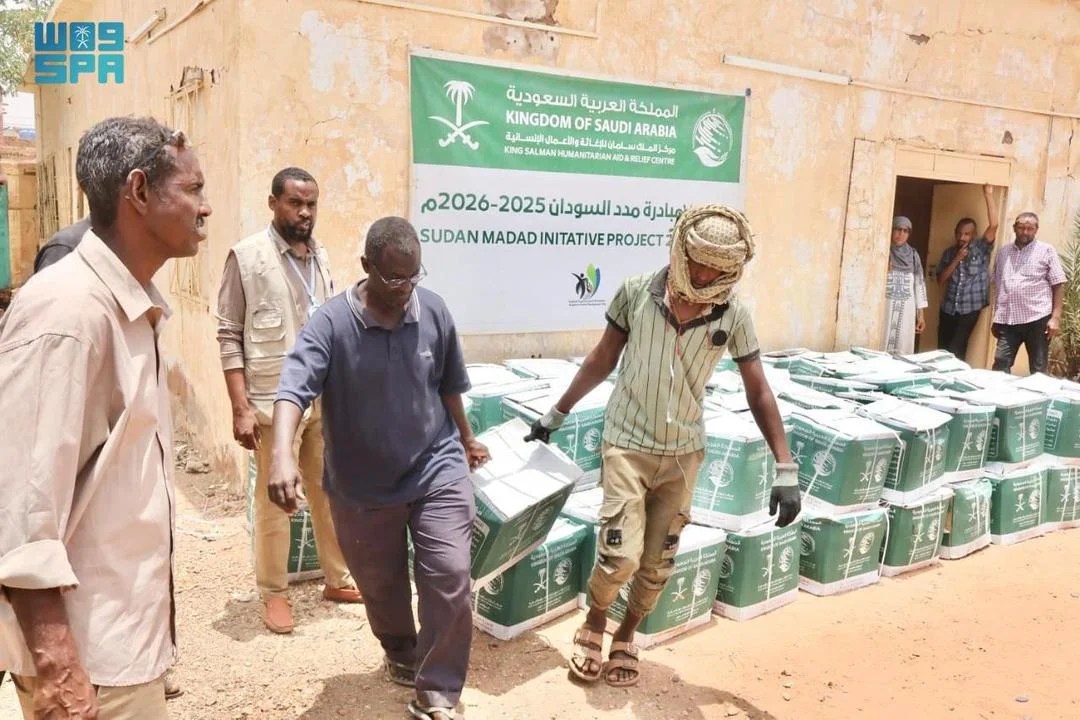 محليات السعودية: مركز الملك سلمان للإغاثة يوزّع 800 سلة غذائية في ولاية الخرطوم بالسودان