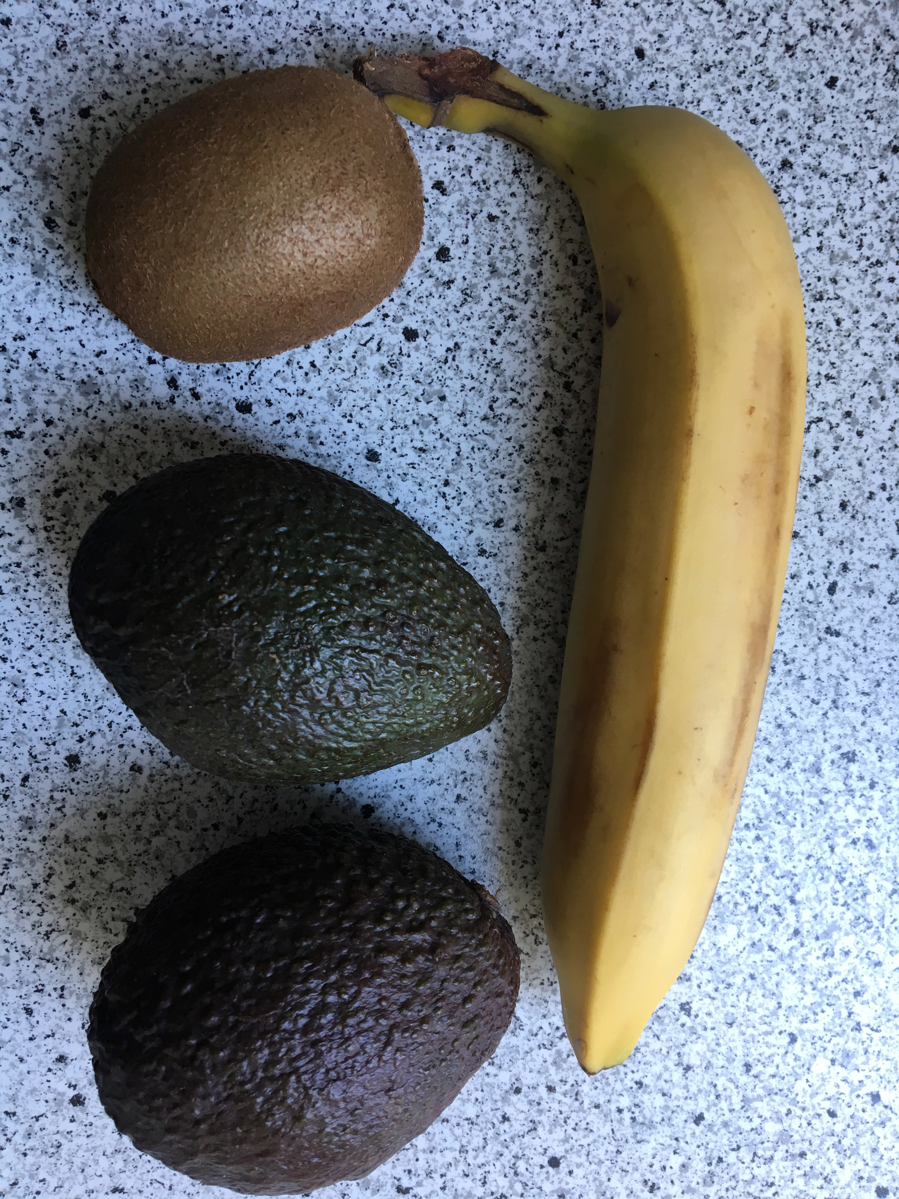 Nomizo banānu, kivi, avokādo