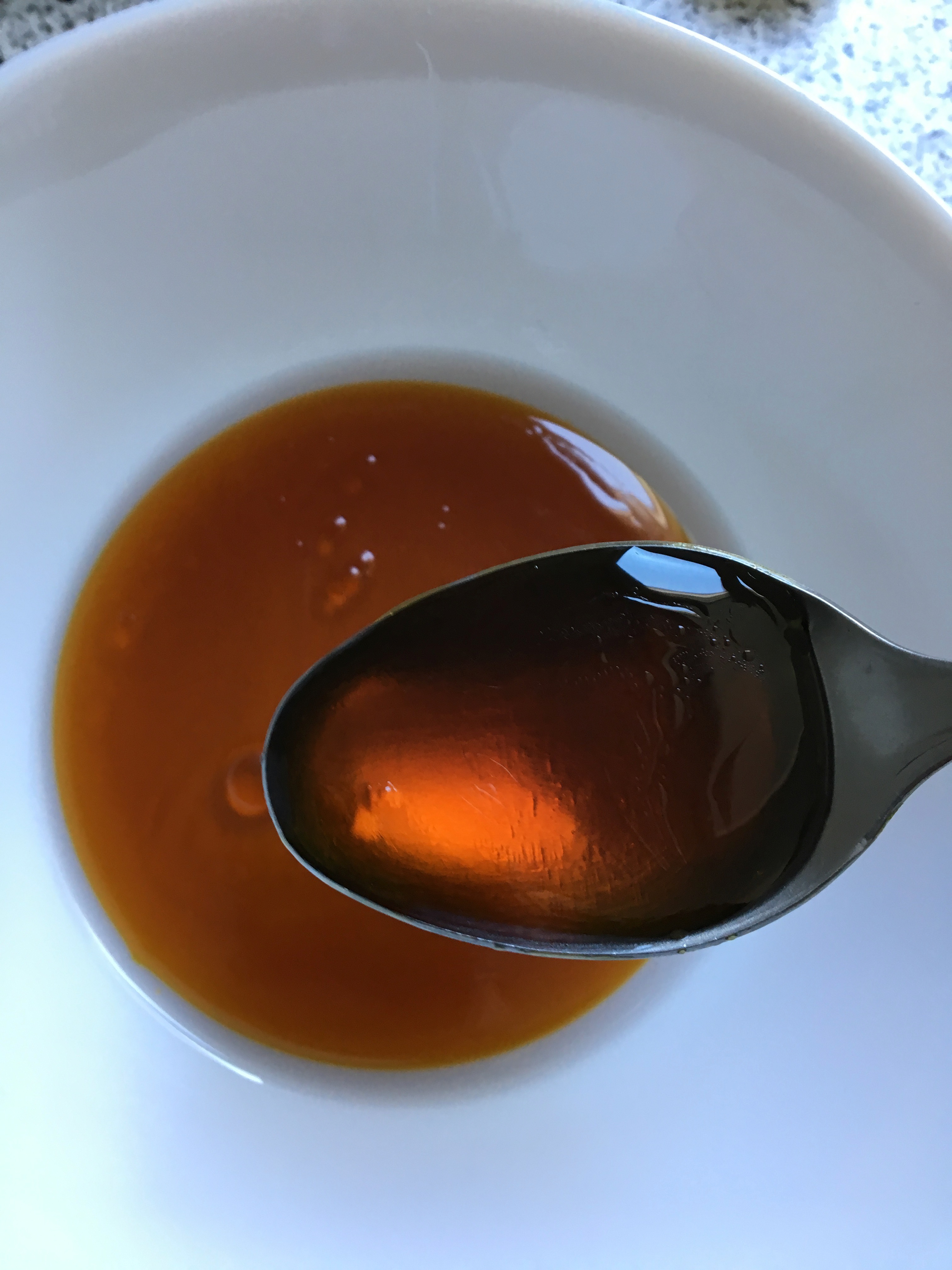 Pievieno kļavu sīrupu