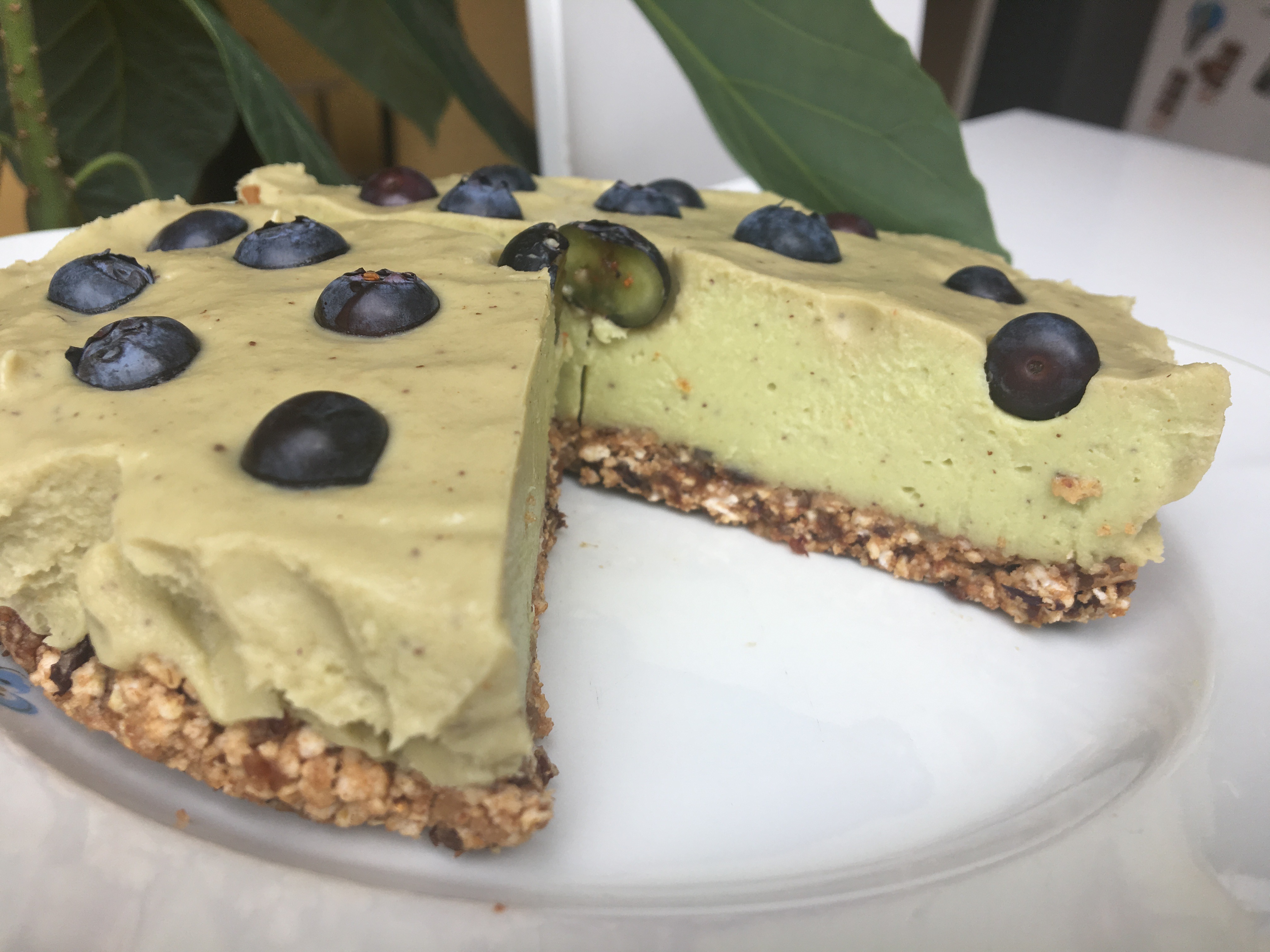 Griez lielu kūkas gabalu