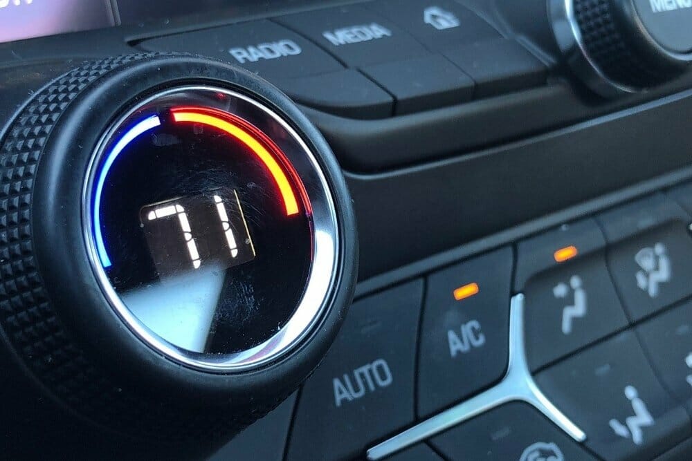 why car temperature gauges goes up and down while driving - car truck and vehicle how to guides - vehicle freak on car temperature gauge goes up and down while driving