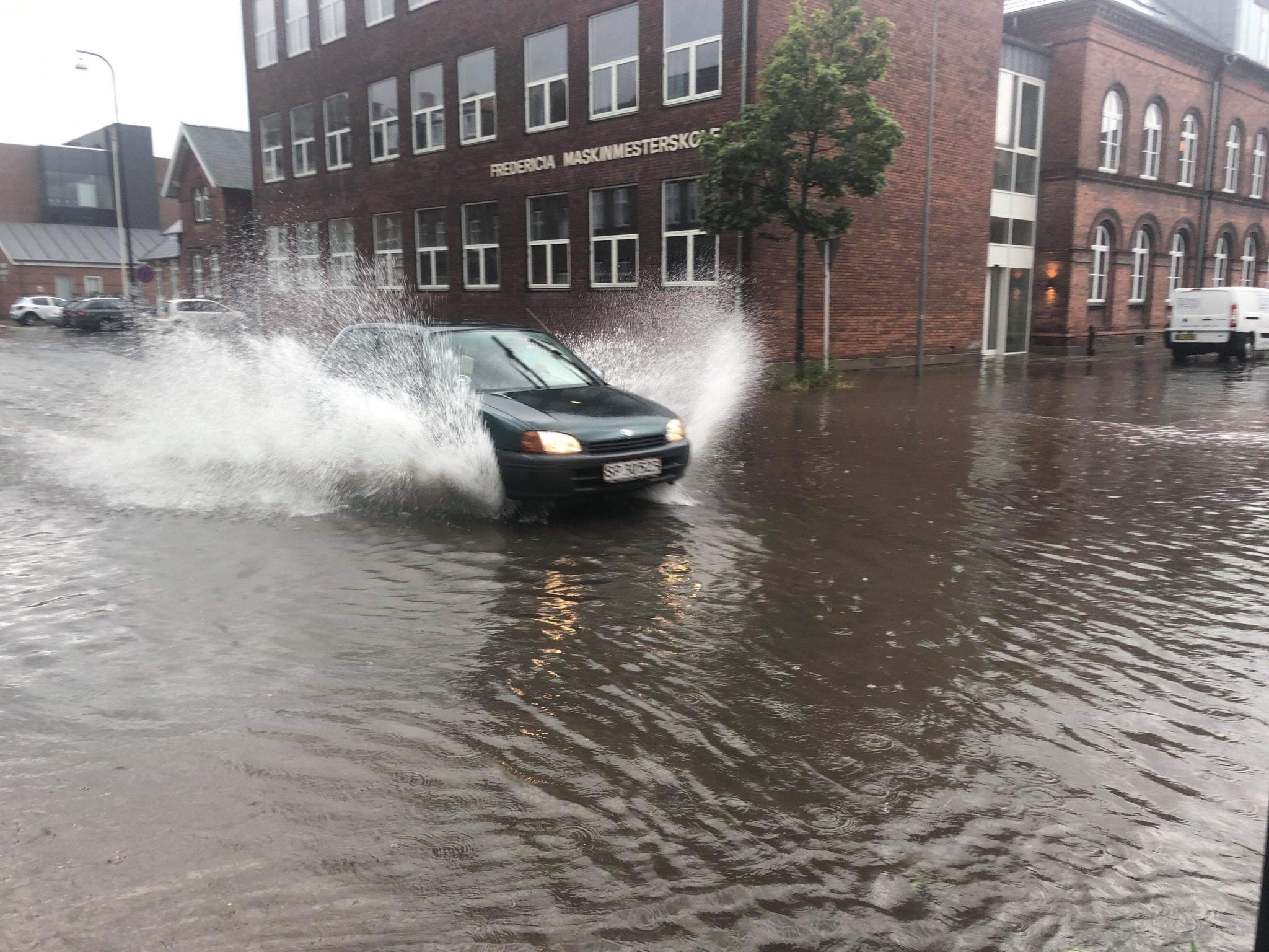 2D148D6C-DFC5-4050-863E-4FD7ED1B5BC2