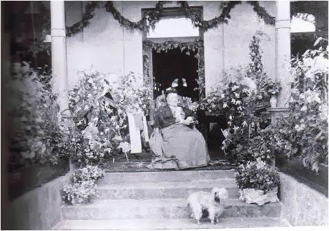 Авроре Карловне 90 лет, 1898 г. / Фото с сайта http://elakooneilinen.blogspot.com/2013/09/kiehtovia-naiskohtaloita-tarunhohtoinen.html