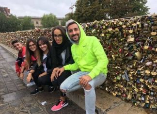 Jesús y Sandra conquistan París Las parejas de baile formadas por Jesús y Sandra e Iván y Lucía representaban a España en París