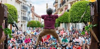 El espectáculo de circo «Distans» se traslada a la Plaza de España de Montijo El espectáculo de circo "Distans" se traslada a la Plaza de España de MontijoEl espectáculo de circo "Distans" se traslada a la Plaza de España de Montijo