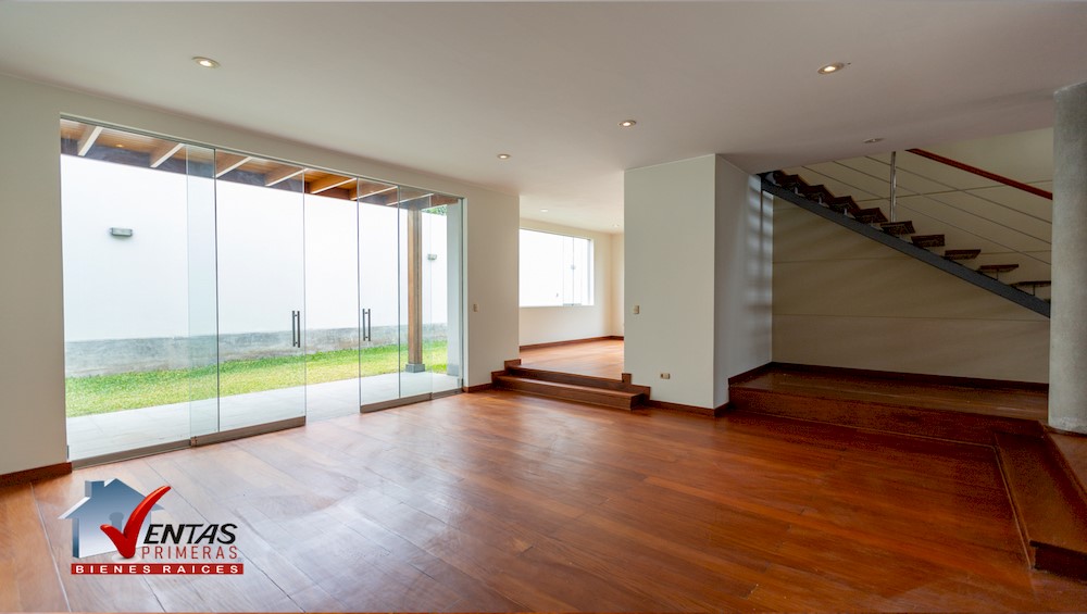 Venta de Casa con piscina en Rinconada La Molina