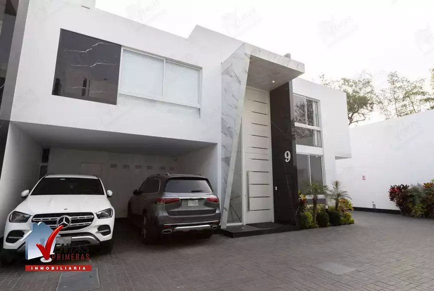 Estreno de casa en condominio de lujo en la molina
