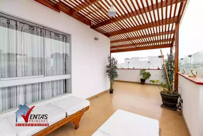 Venta moderno duplex con gran terraza en Surco