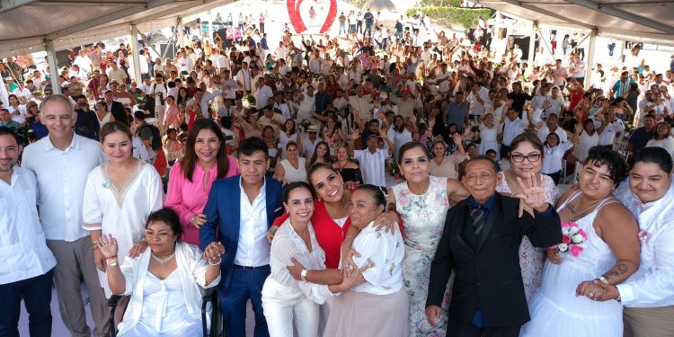 350 parejas unen sus vidas en Bodas Colectivas de Cancún 1 350 parejas unen sus vidas en Bodas Colectivas de Cancún