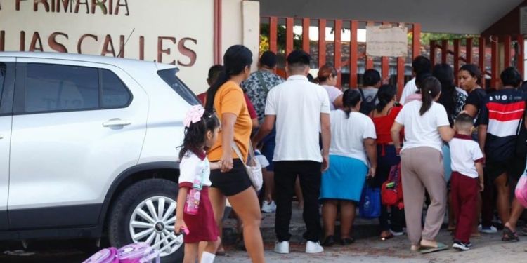 Regresan a clases 341, 679 alumnos de nivel básico en Quintana Roo 1 Regresan a clases 341, 679 alumnos de nivel básico en Quintana Roo