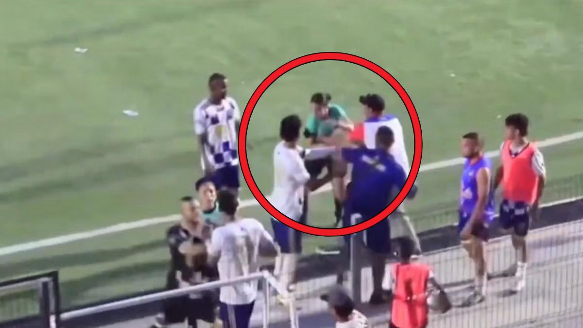 Futbolista “cachetea” a árbitra por expulsarlo del partido 