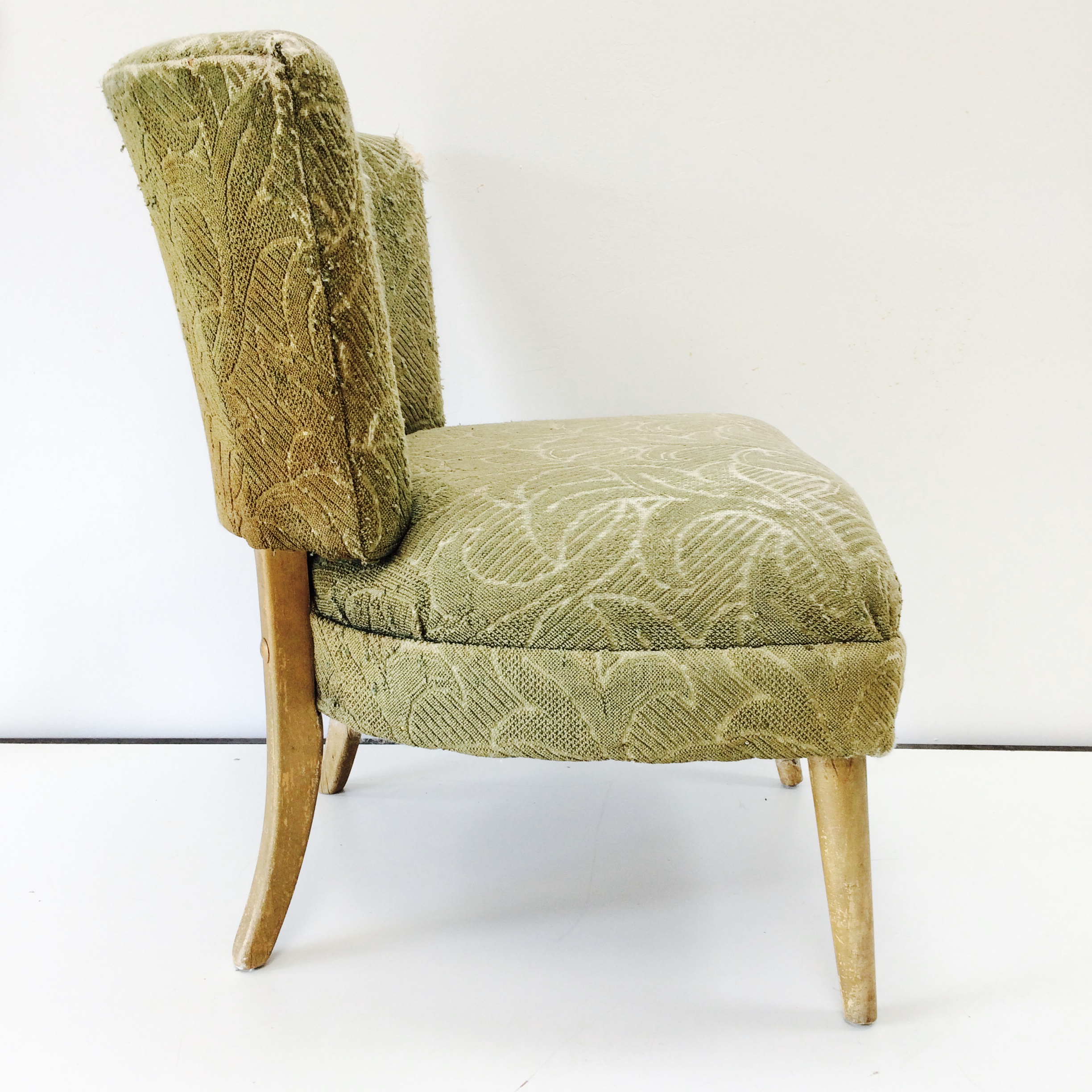 This cocktail chair was found curbside.