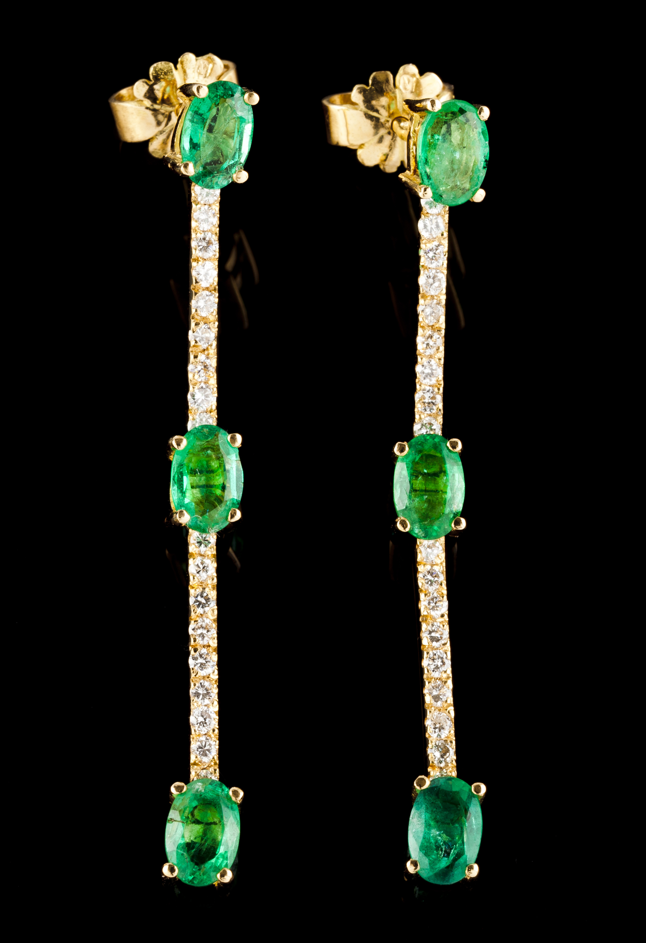 [Leilão 95] Lote 908 Brincos compridos articulados