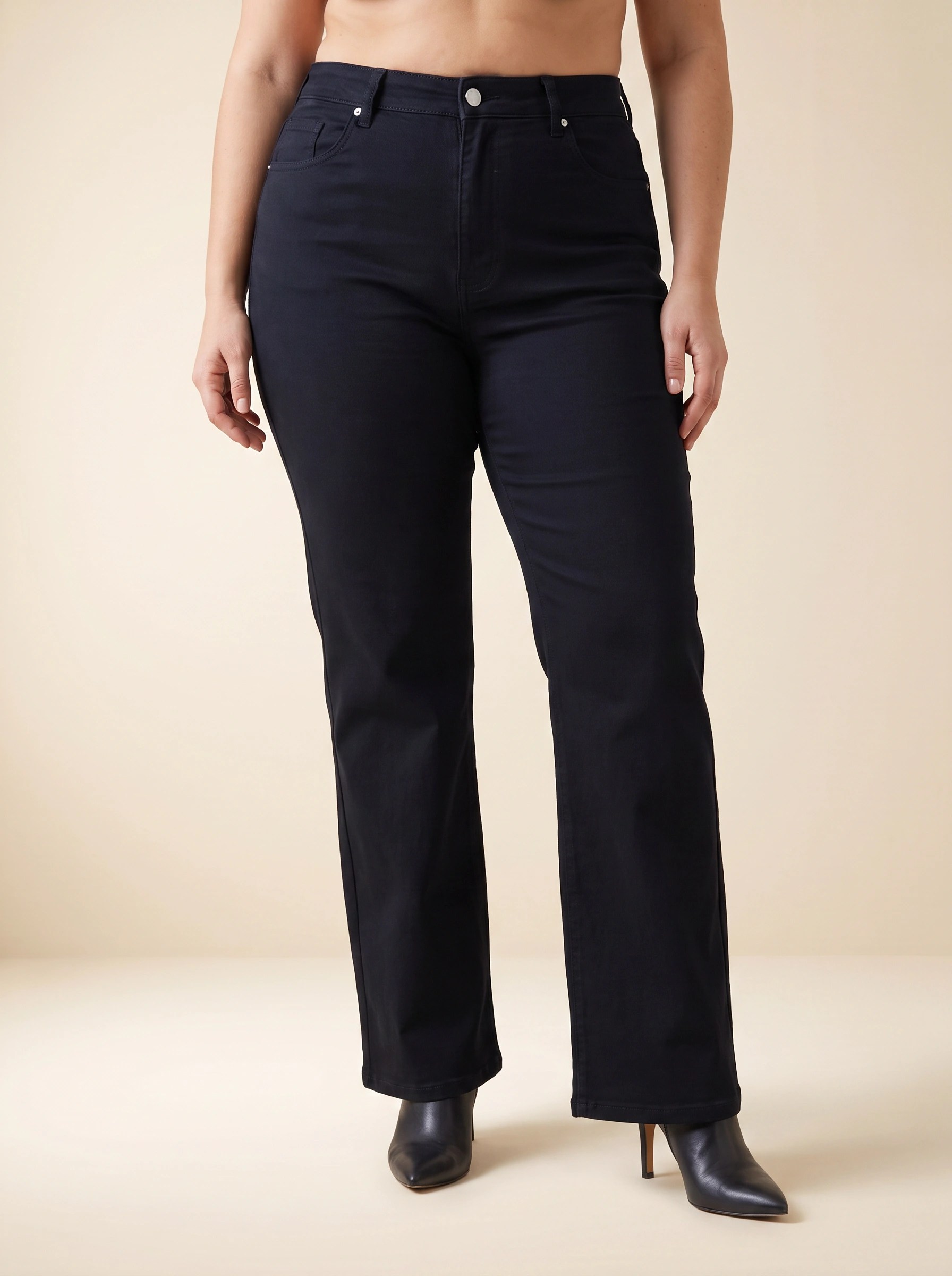 Τζιν Γυναικεία Μεγάλα Μεγέθη – Μαύρο High‑Waist Straight Fit με Άνετη Εφαρμογή