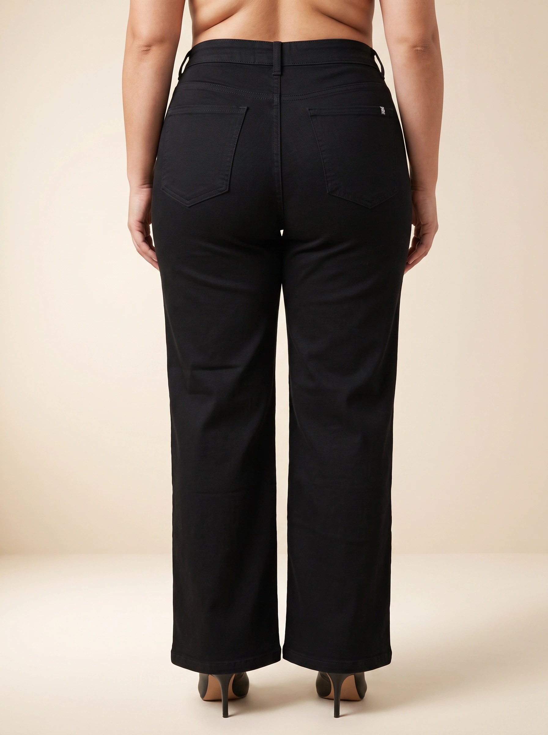 Τζιν Γυναικεία Μεγάλα Μεγέθη – Μαύρο High‑Waist Straight Fit με Άνετη Εφαρμογή