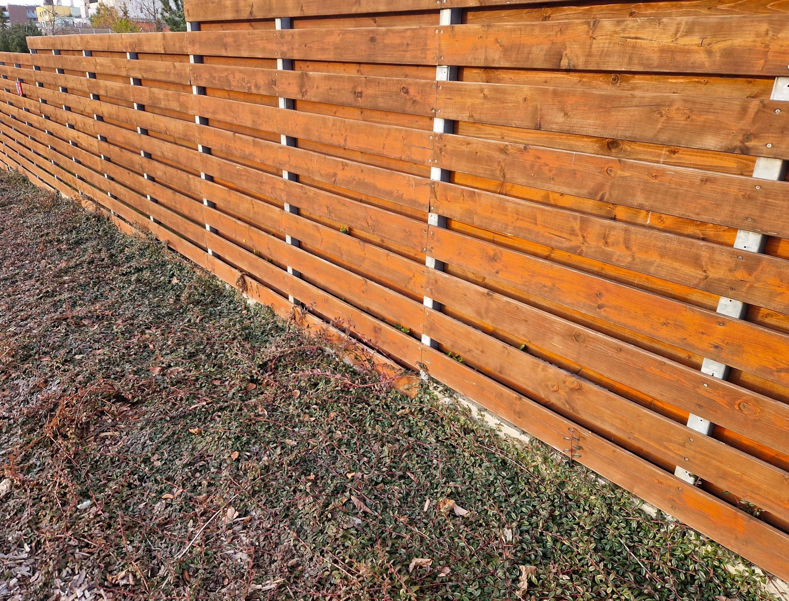 horizontal shadowbox fencing