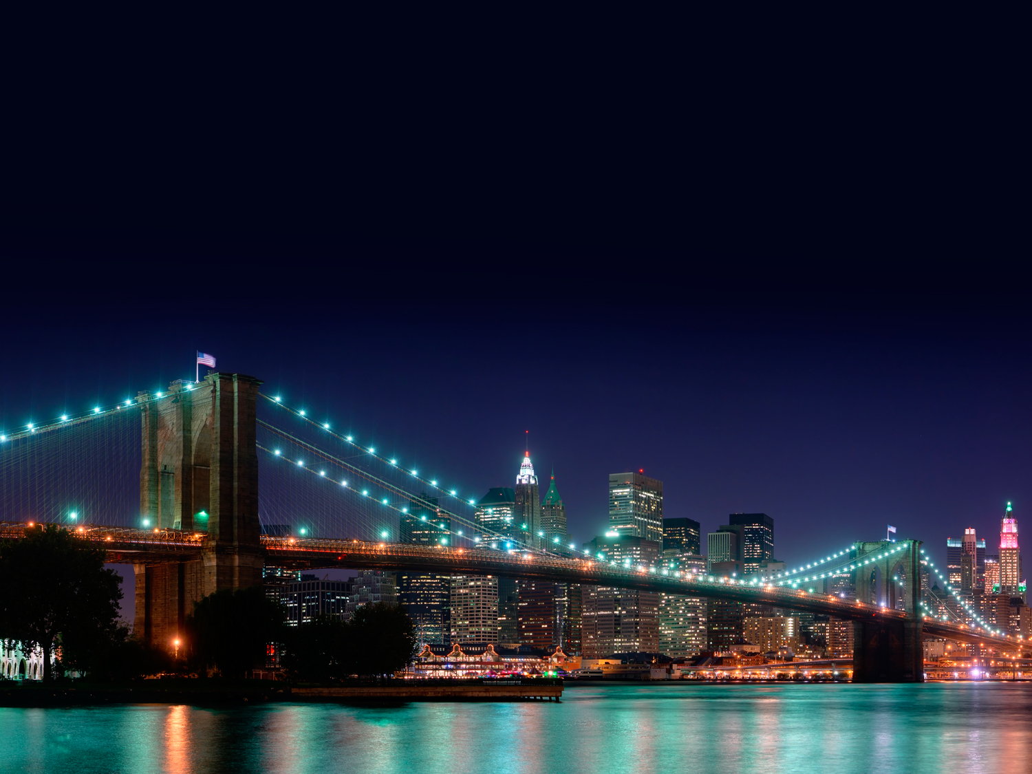 Brooklyn Bridge iluminada a noite