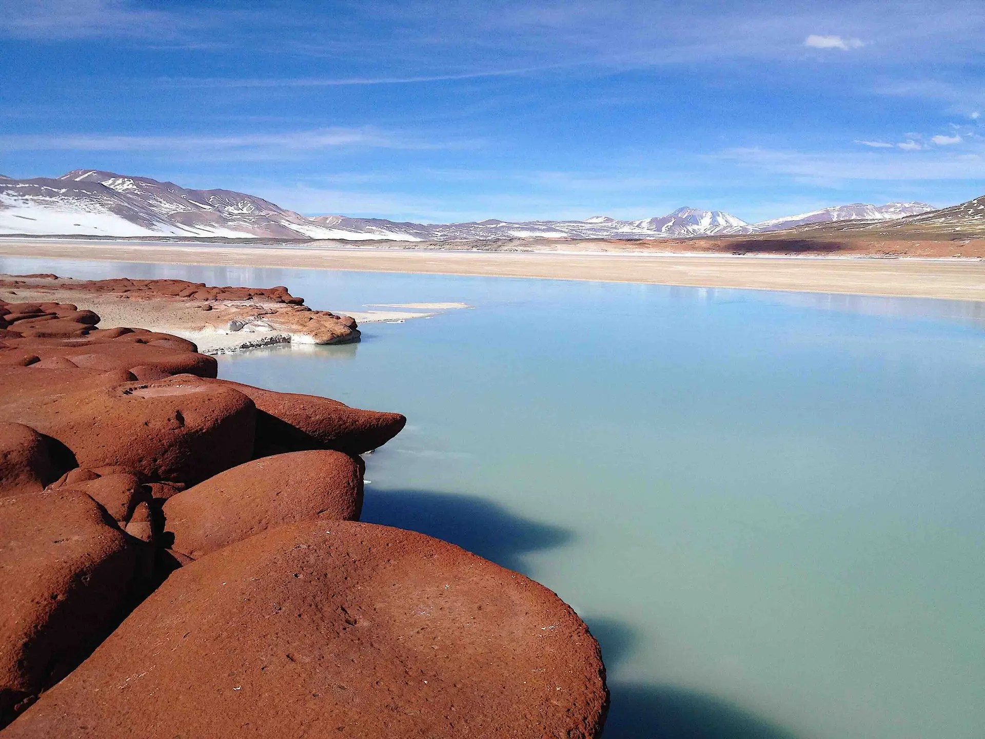 red stones lagunas altiplanicas