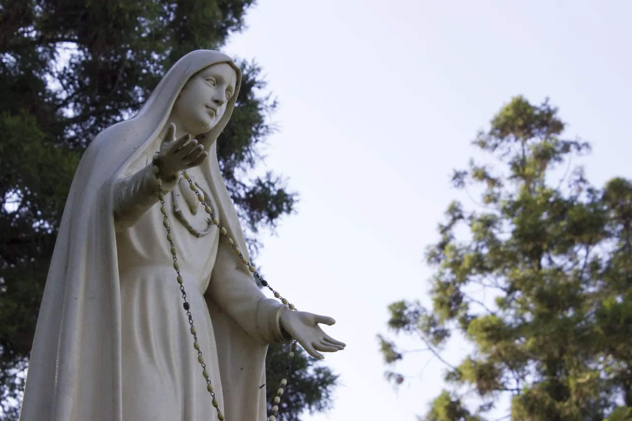 Rezar o Terço pedindo pela paz