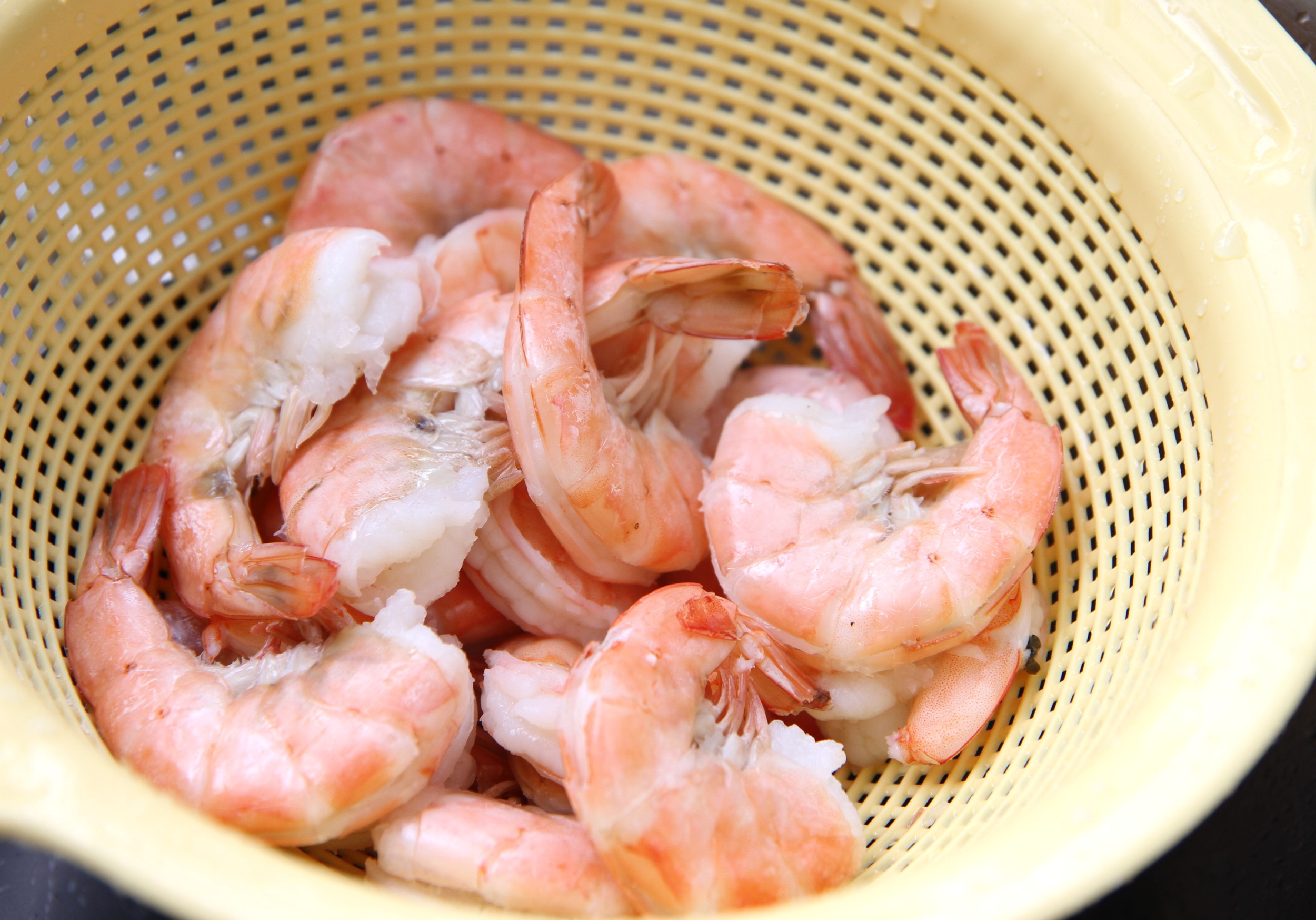Cooked and deveined shrimps