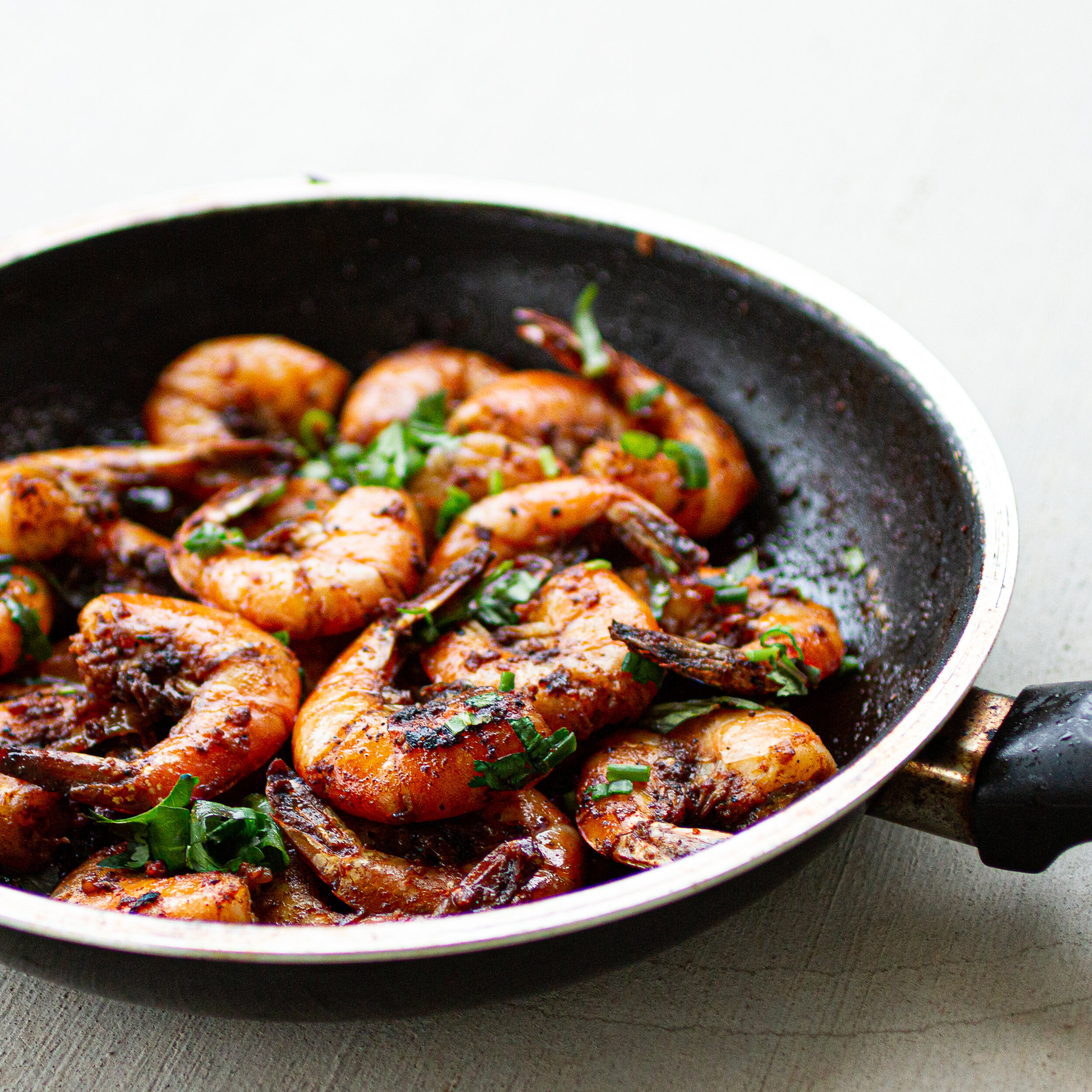 Garlic Butter Shrimp (Tôm Xào Bơ Tỏi)