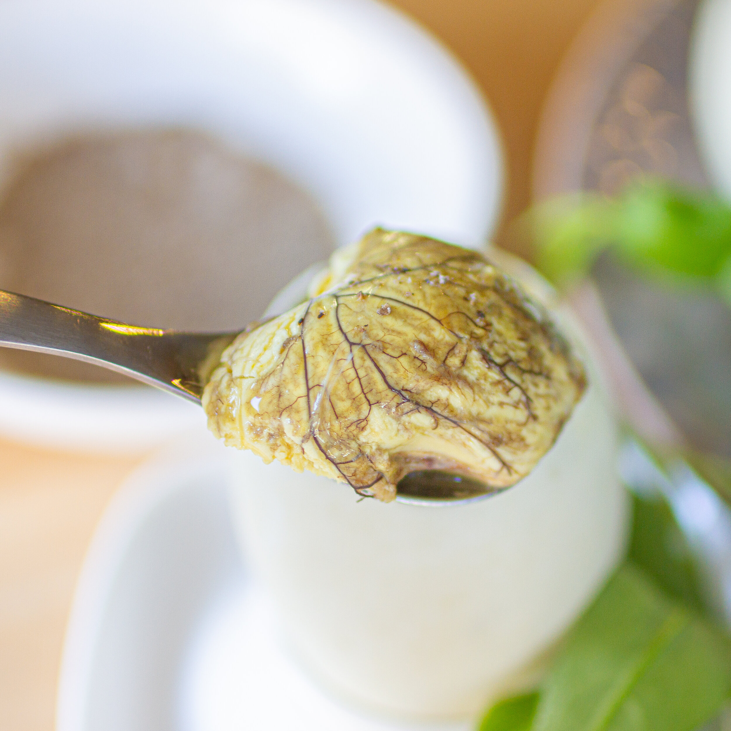 How to Eat Fertilized Duck Eggs (Hột Vịt Lộn / Balut)