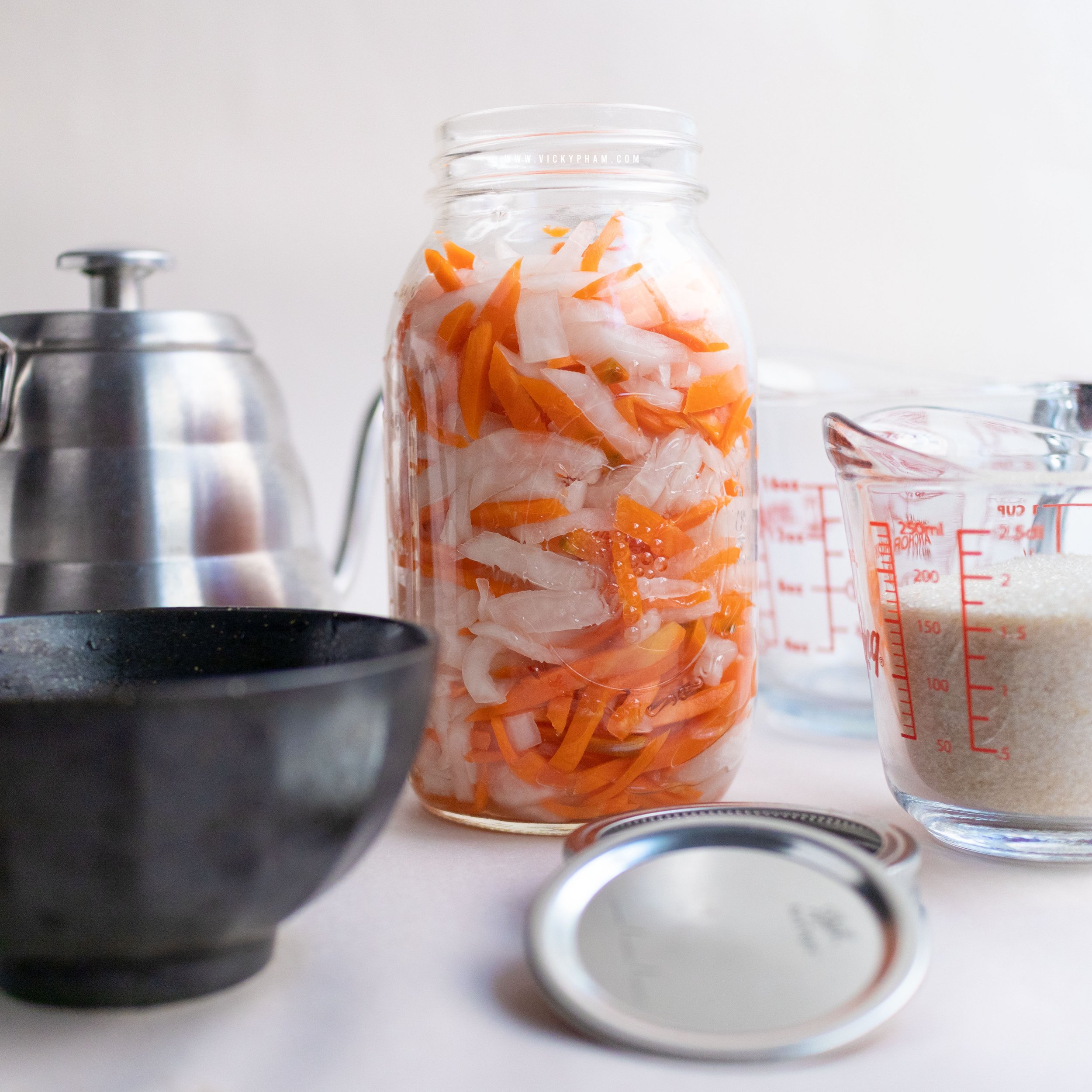 Vietnamese Pickled Daikon & Carrots for Sandwich (Do Chua)