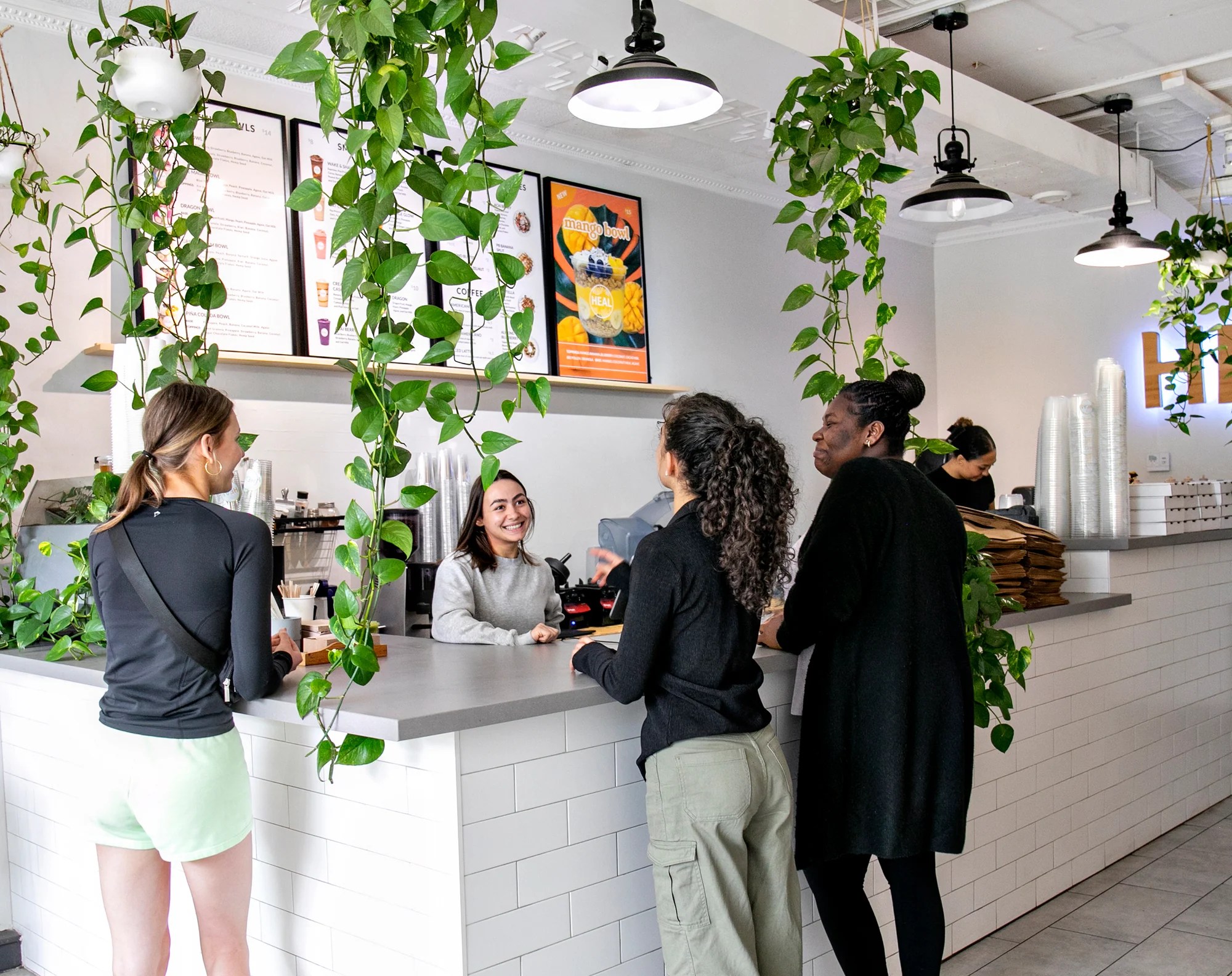 HEAL Wellness Opens First Victoria Location: Healthy Smoothies & Bowls Coming to Vancouver Island! (2026)