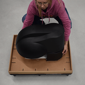 Lifting the instrument off the pallet