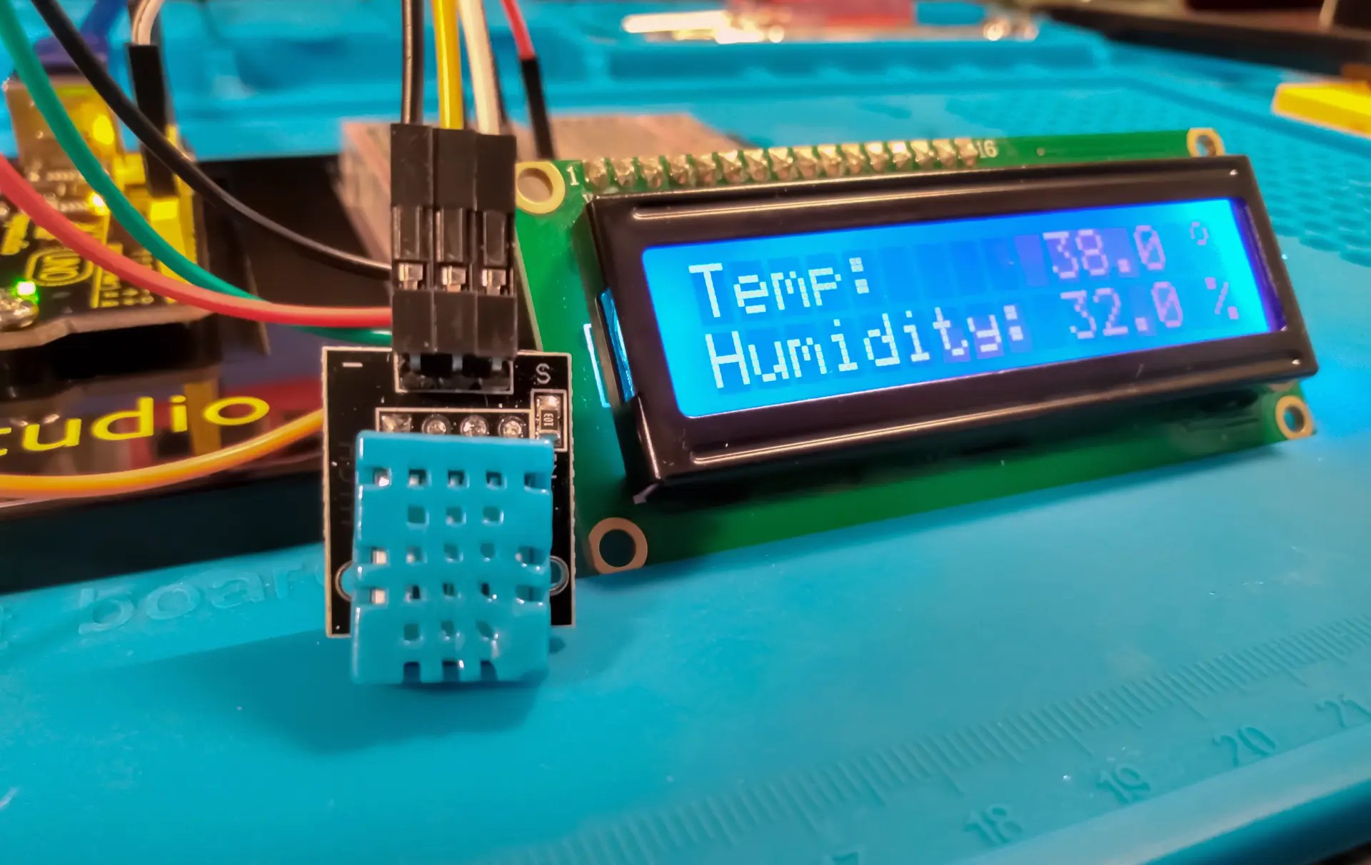 DHT11 Temperature And Humidity Displayed On I2C 1602 LCD - VideotronicMaker