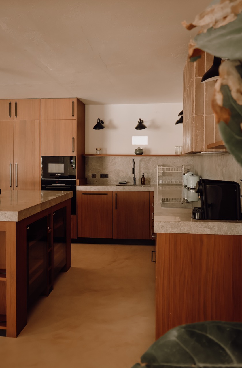 The Kitchen - Grande