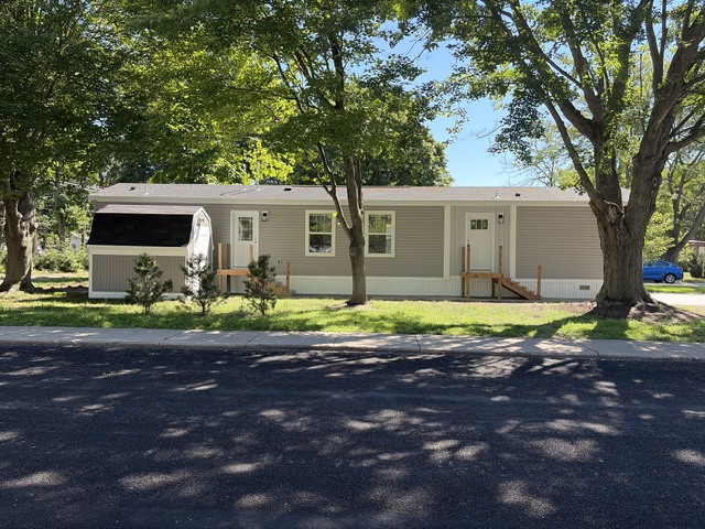 Lot 104