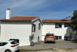 Villas in apparent good condition before a building inspection