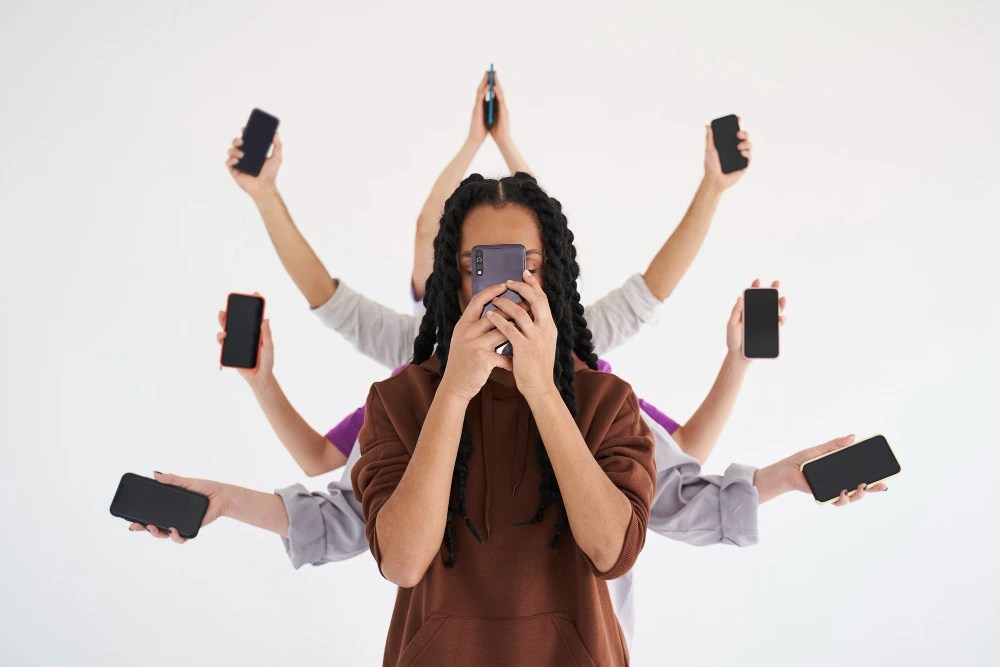 Curhat di Threads, Kapan Berbagi Jadi Oversharing?