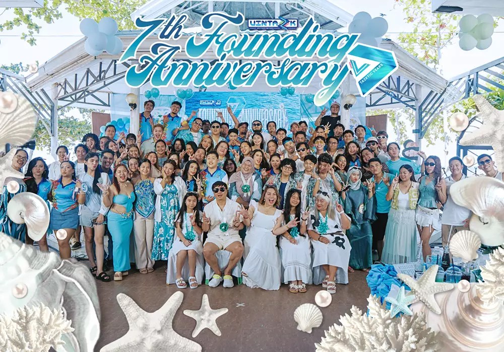 Vintazk employees celebrating the company's 7th anniversary