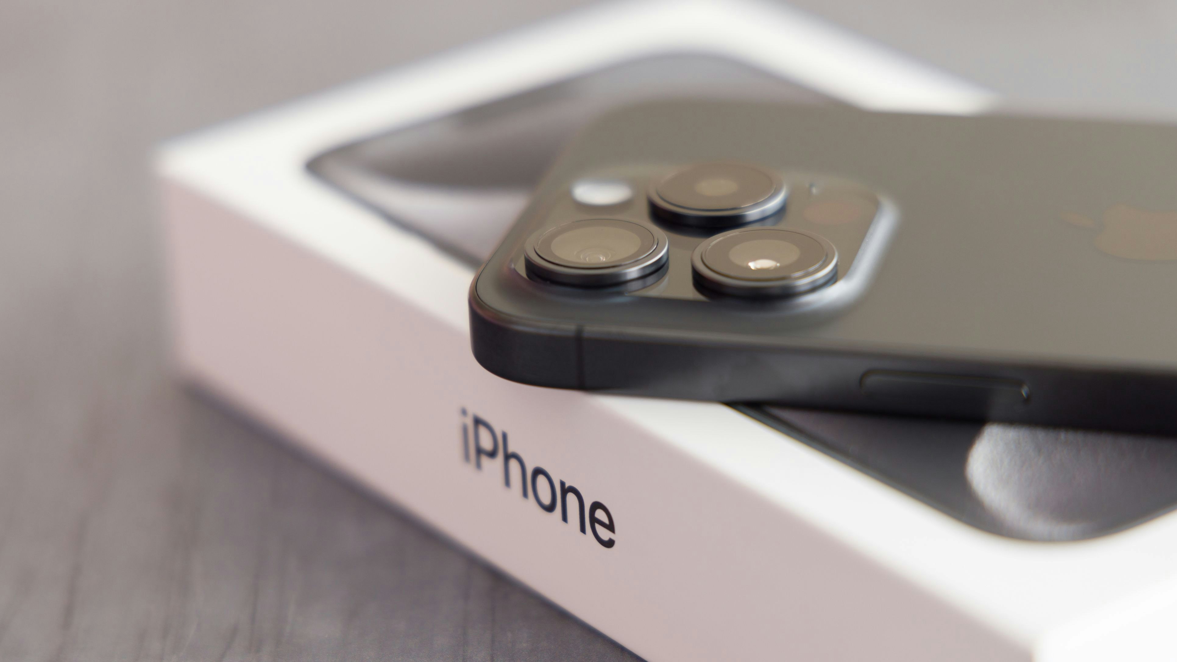 VIRA Broadcasting | Apple Announces ‘Awe Dropping’ Event for September 9