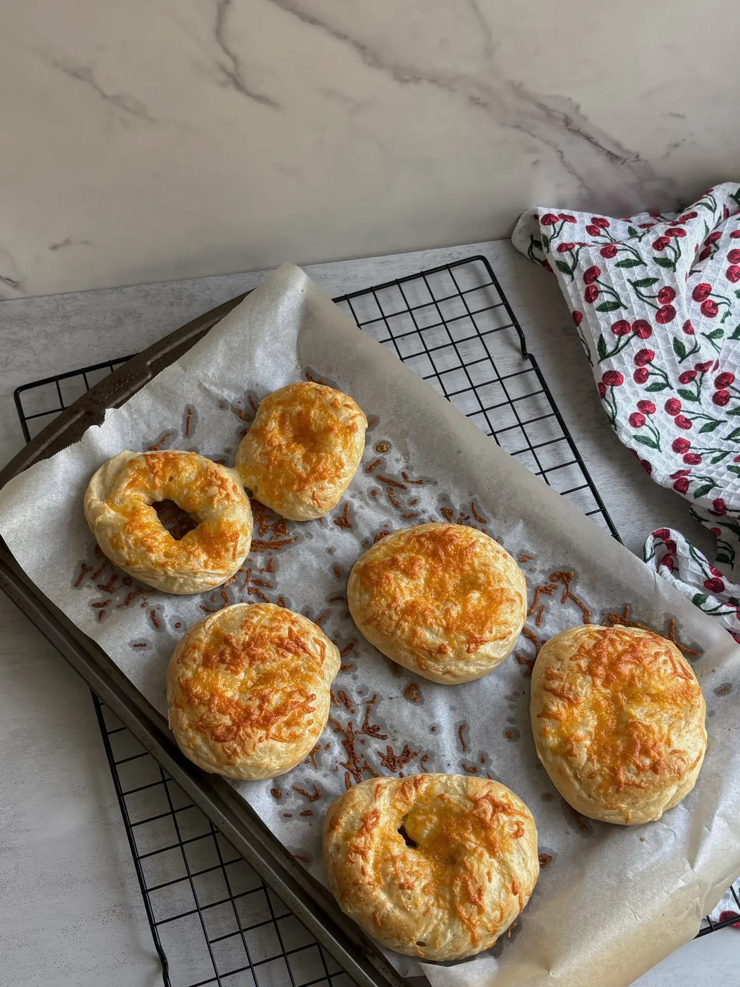 Homemade Cheddar Cheese Bagels
