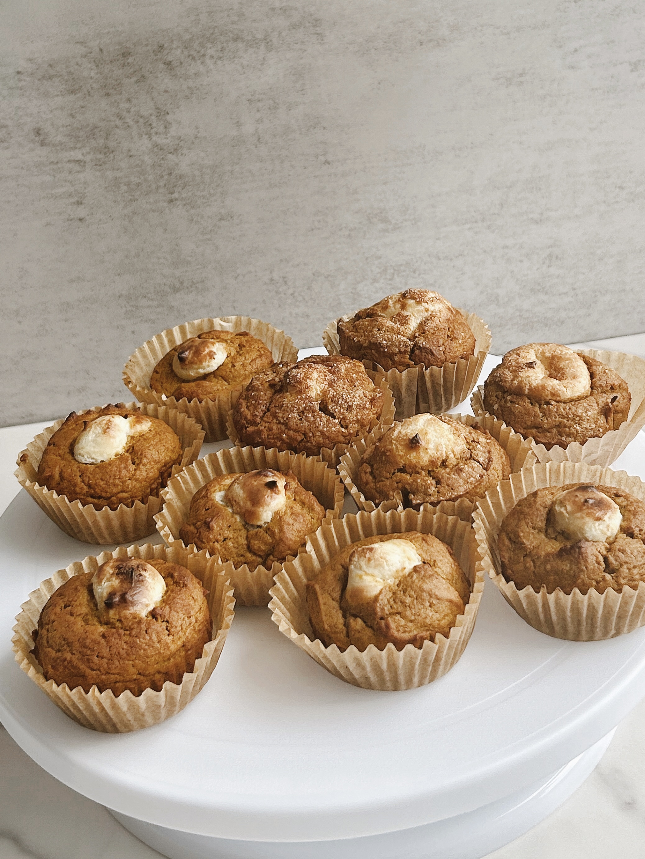 Bakery-Style Pumpkin Muffins with a Sweet Filling