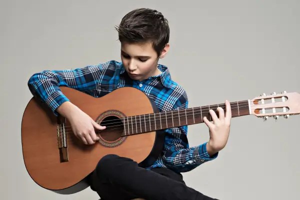 Técnicas de Abafamento: Criando Sons Limpos e Articulados