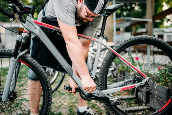 Como Trocar e Ajustar os Pedais da Bicicleta para um Encaixe Perfeito