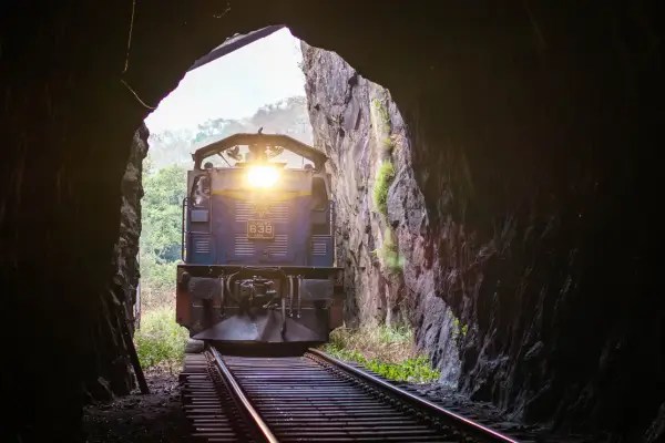Iluminação Noturna em Modelismo Ferroviário: Como Criar Efeitos Surpreendentes