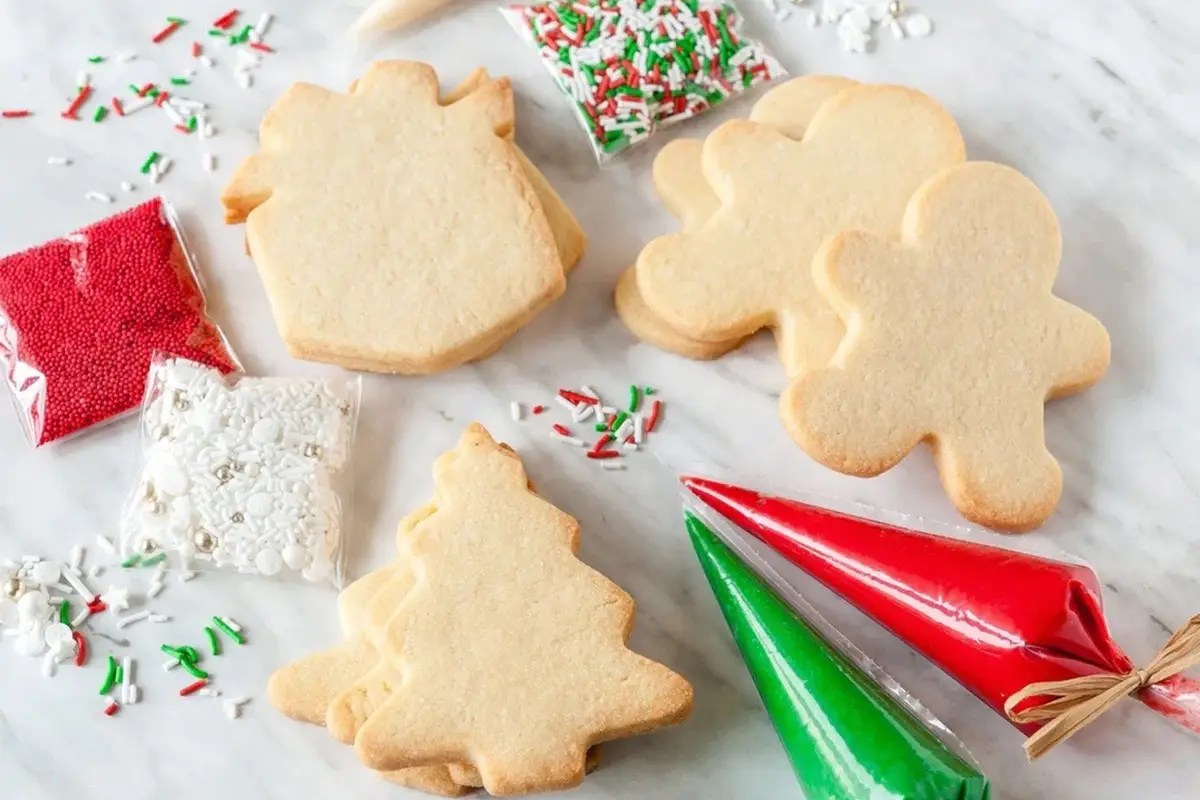 Virtual holiday martini and cookie decorating competition for teams and clients