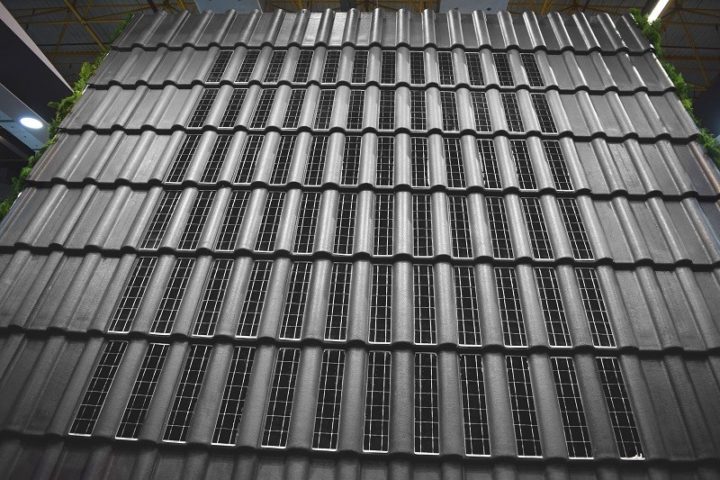 Telha com Placa Solar Integrada,ArchLine Arquitetura e Engenharia,Ana Cláudia Garcia