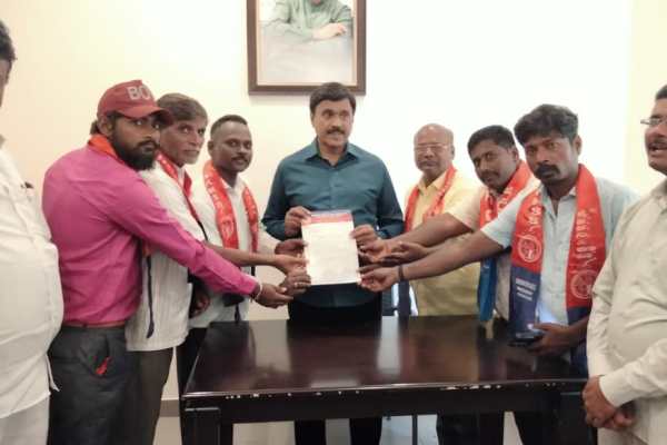 ಕಟ್ಟಡ ಕಾರ್ಮಿಕರ ಸಮಸ್ಯೆಗಳ ಕುರಿತುಬೆಳಗಾವಿ ಅಧಿವೇಶನದಲ್ಲಿ ಚರ್ಚಿಸಲು ಆಗ್ರಹ: ಹನುಮಂತಪ್ಪ ಐಹೊಳೆ