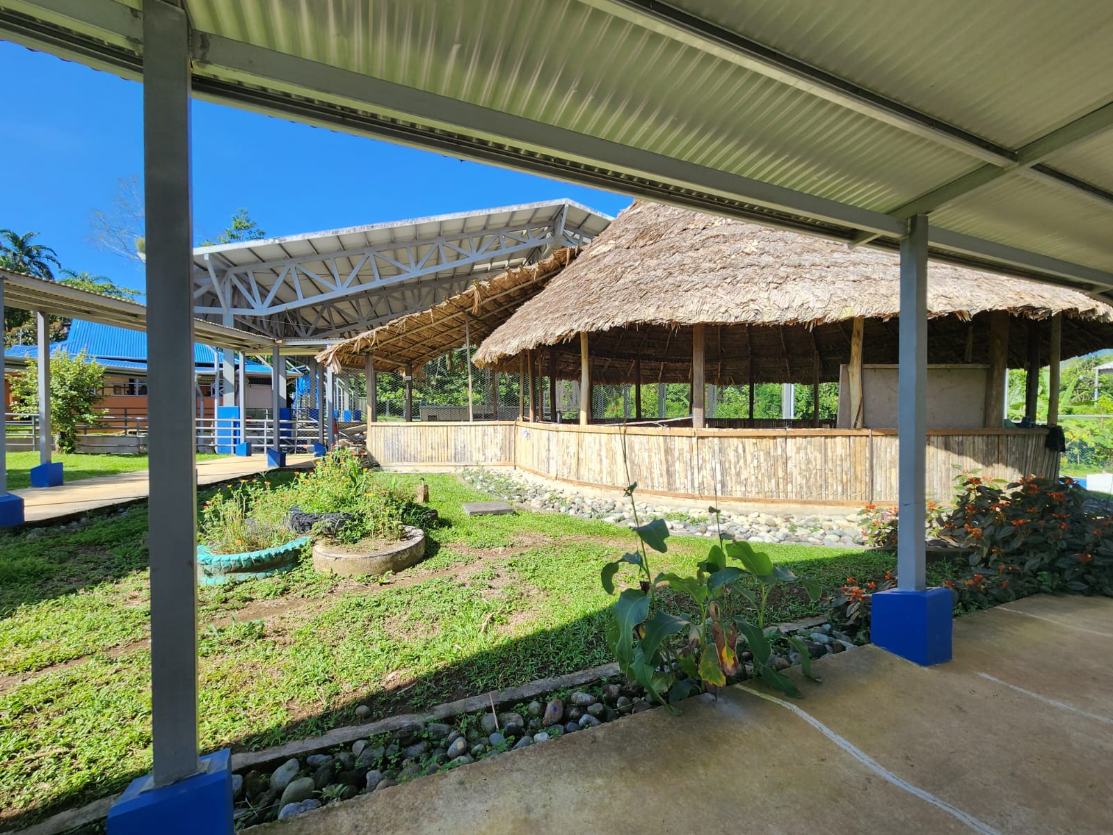FONATEL lleva Internet de alta velocidad a escuelas en territorios indígenas de Talamanca
