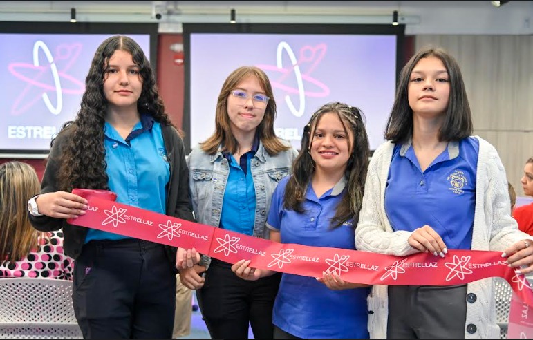 ESTRELLAZ: iniciativa busca cerrar brechas de género brindando mayores oportunidades a las adolescentes a través de la ciencia