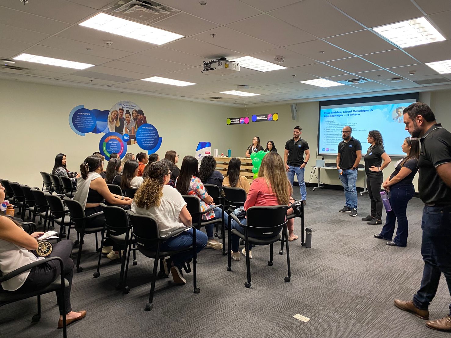 P&G Costa Rica abre puertas para mujeres en el área de Tecnologías de la Información