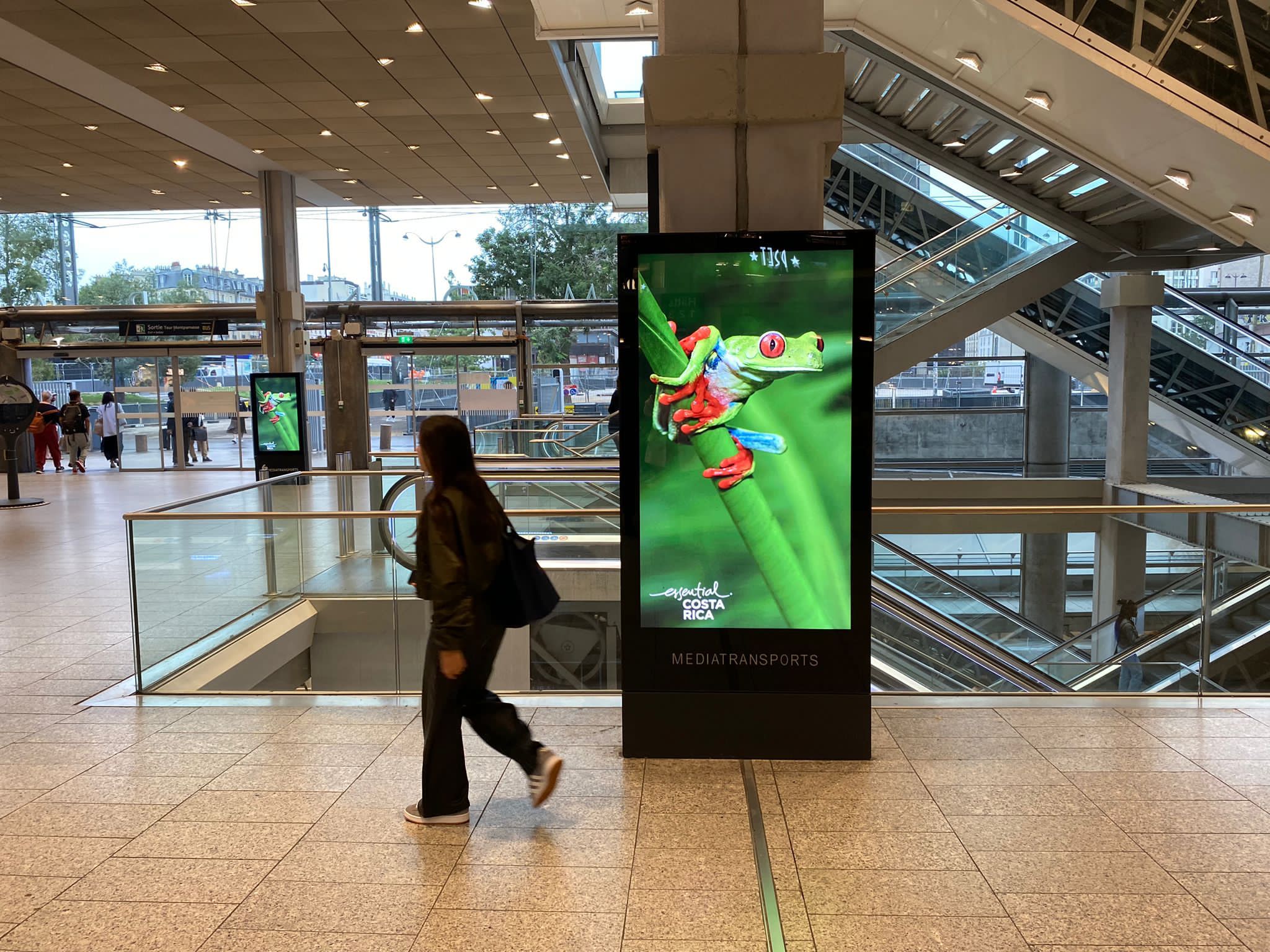 Costa Rica se promociona en estaciones del metro de París
